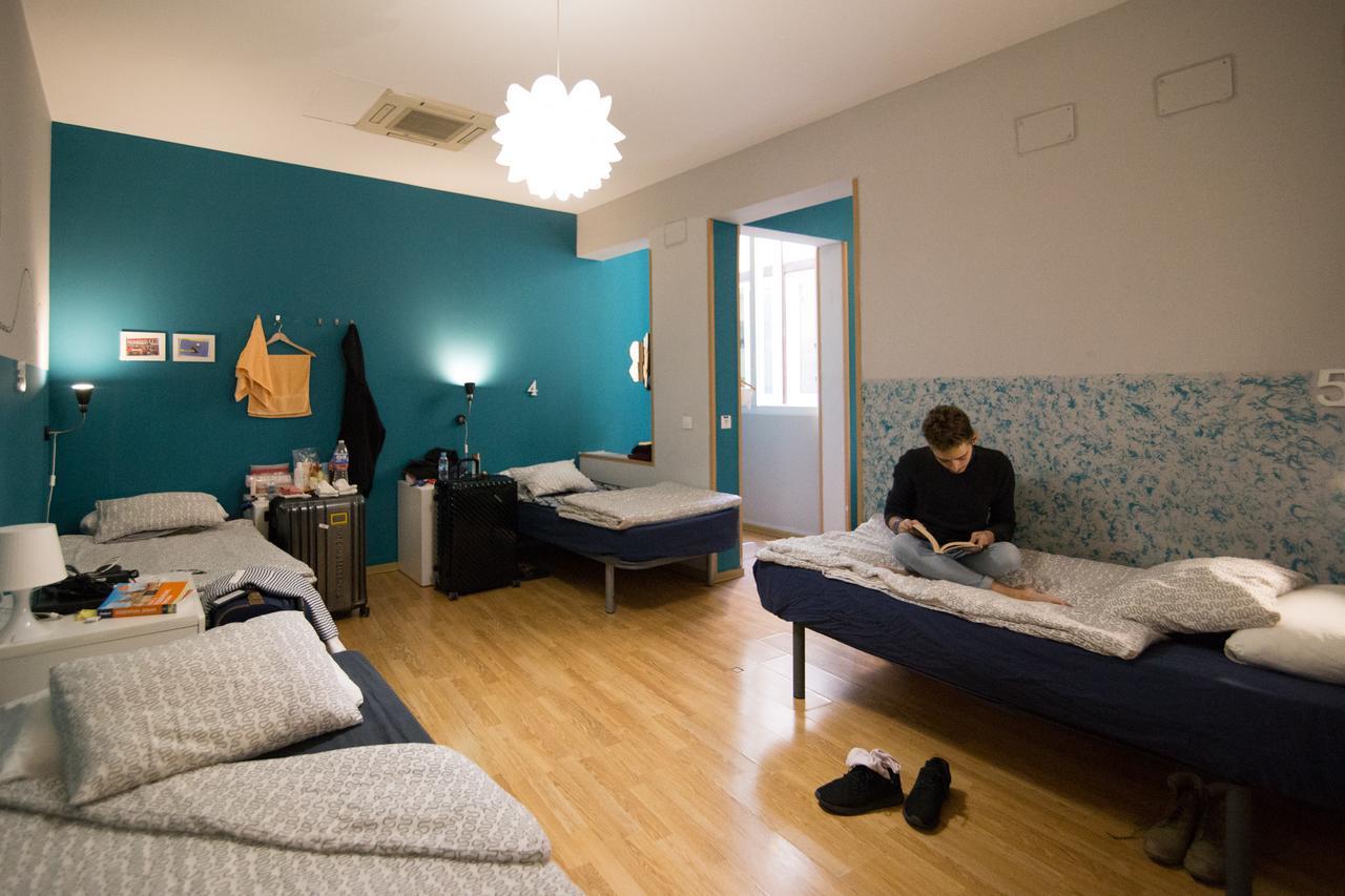 Hostel Onefam Sungate Madrid Exteriér fotografie